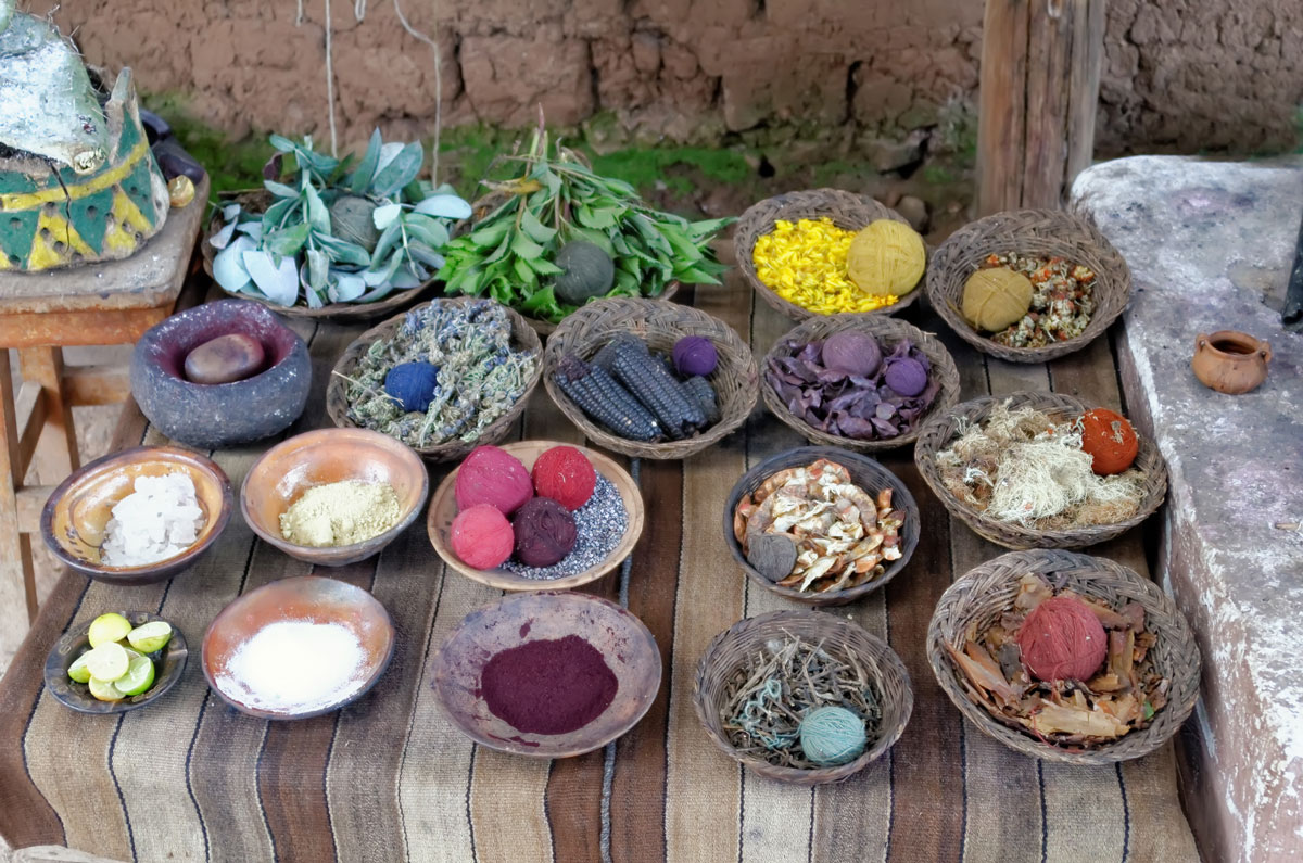 Various natural colours and their raw materials such as plants